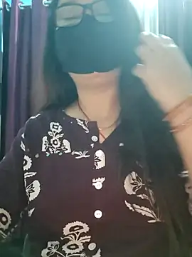 Snapshot of Aishwaryaa_69 chatting on 11-25-25, 02:55 Aishwaryaa 69 online show from 11-25-25, 02:55