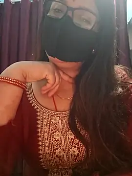 Snapshot of Aishwaryaa_69 chatting on 11-28-25, 03:58 Aishwaryaa 69 online show from 11-28-25, 03:58