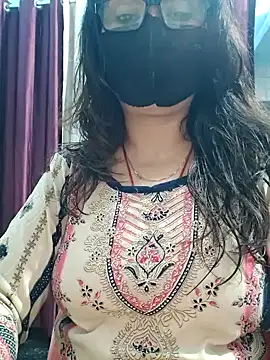 Snapshot of Aishwaryaa_69 chatting on 12-14-25, 06:41 Aishwaryaa 69 online show from 12-14-25, 06:41