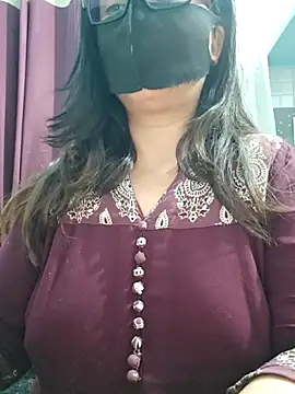 Aishwaryaa 69 online show from 05-18-26, 12:55