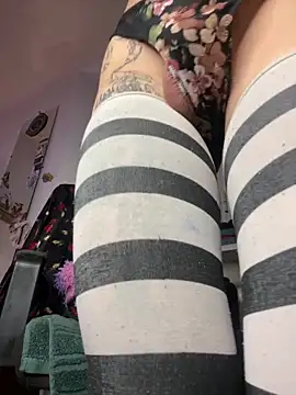 giuli zerozero online show from 02-14-25, 03:15