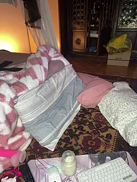 giuli zerozero online show from 10-08-25, 08:39