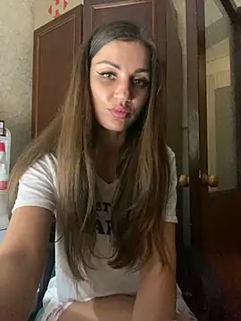 Snapshot of Lanaa19 chatting on 01-07-25, 08:31 Lanaa19 online show from 01-07-25, 08:31