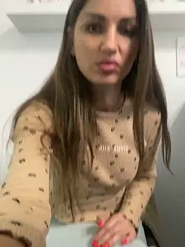 Snapshot of Lanaa19 chatting on 02-01-25, 10:48 Lanaa19 online show from 02-01-25, 10:48