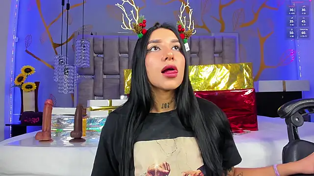 Snapshot of Leiaa_ chatting on 12-18-24, 03:15 Leiaa  online show from 12-18-24, 03:15