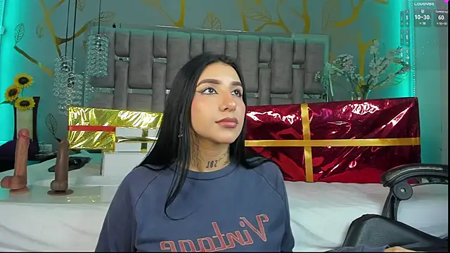 Snapshot of Leiaa_ chatting on 12-19-24, 05:40 Leiaa  online show from 12-19-24, 05:40