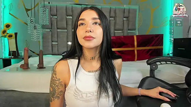 Snapshot of Leiaa_ chatting on 12-27-24, 05:31 Leiaa  online show from 12-27-24, 05:31