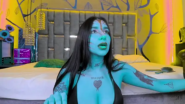 Snapshot of Leiaa_ chatting on 12-28-24, 10:25 Leiaa  online show from 12-28-24, 10:25