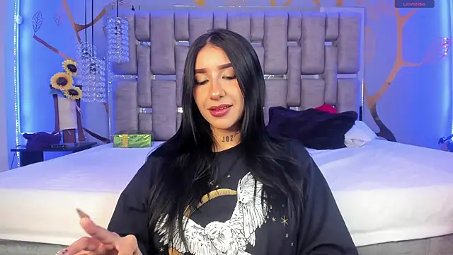 Snapshot of Leiaa_ chatting on 01-04-25, 11:59 Leiaa  online show from 01-04-25, 11:59