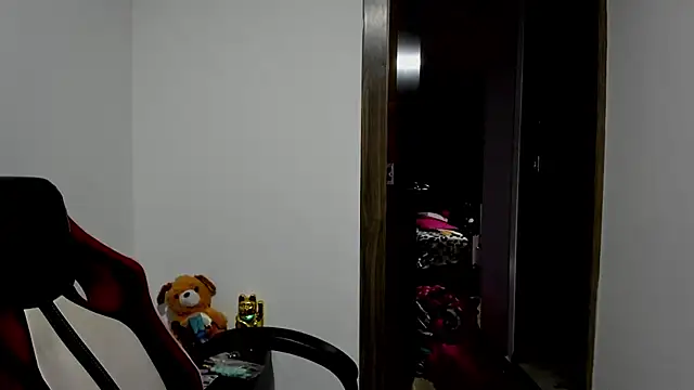 Snapshot of Sweet-Suck69 chatting on 02-19-25, 01:40 Sweet-Suck69 online show from 02-19-25, 01:40