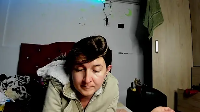 Snapshot of Sweet-Suck69 chatting on 03-18-25, 04:58 Sweet-Suck69 online show from 03-18-25, 04:58