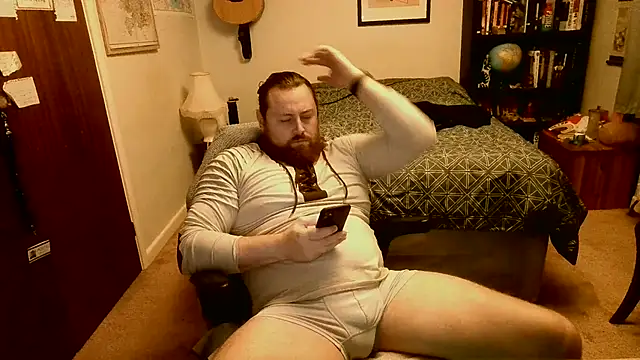 Snapshot of Hairy_Guy30 chatting on 01-18-25, 01:19 Hairy Guy30 online show from 01-18-25, 01:19