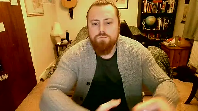 Snapshot of Hairy_Guy30 chatting on 02-05-25, 10:33 Hairy Guy30 online show from 02-05-25, 10:33