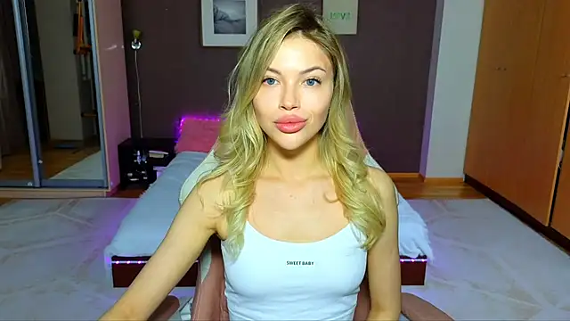 Snapshot of EmmyMills chatting on 02-13-25, 09:27 EmmyMills online show from 02-13-25, 09:27