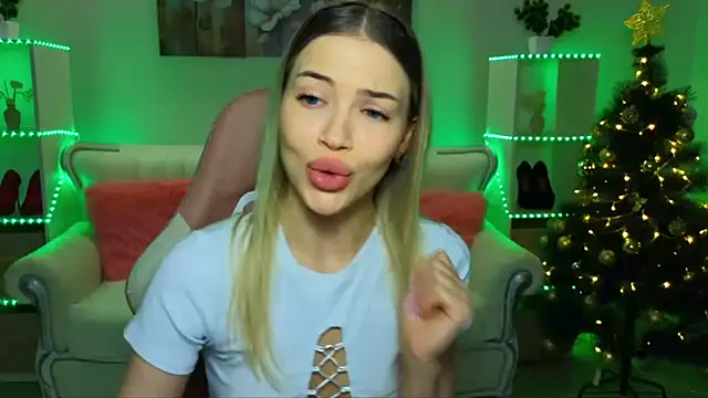 EmmyMills online show from 12-21-25, 10:28