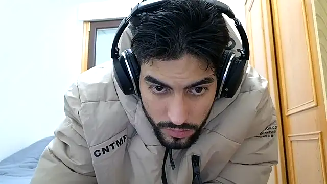 Snapshot of Jackyrose chatting on 12-14-24, 06:56 Jackyrose online show from 12-14-24, 06:56