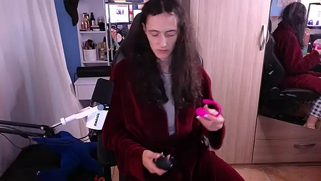 MemiKouki online show from 01-28-25, 09:08