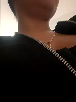 MichelleReys online show from 09-15-25, 04:07