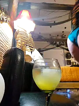 Snapshot of Avaivory chatting on 10-23-25, 07:56 Avaivory online show from 10-23-25, 07:56