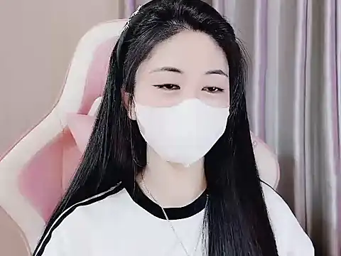 Snapshot of _Lygn__ chatting on 01-30-25, 07:37 Lygn online show from 01-30-25, 07:37