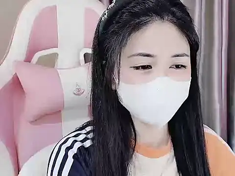 Snapshot of _Lygn__ chatting on 02-01-25, 06:29 Lygn online show from 02-01-25, 06:29