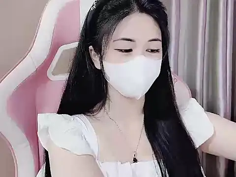 Snapshot of _Lygn__ chatting on 02-02-25, 05:04 Lygn online show from 02-02-25, 05:04