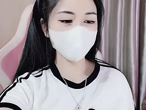 Snapshot of _Lygn__ chatting on 02-04-25, 09:10 Lygn online show from 02-04-25, 09:10