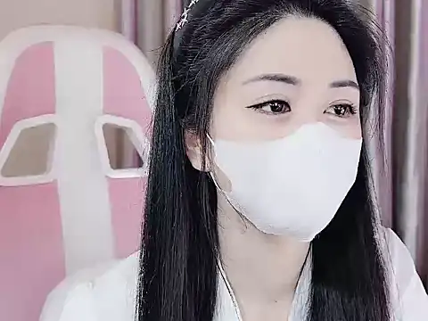 Snapshot of _Lygn__ chatting on 02-05-25, 04:25 Lygn online show from 02-05-25, 04:25