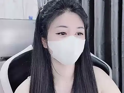 Snapshot of _Lygn__ chatting on 02-12-25, 05:15 Lygn online show from 02-12-25, 05:15