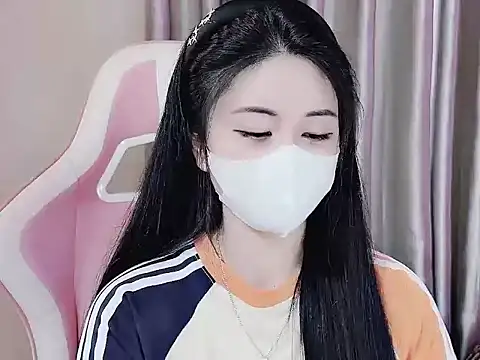 Snapshot of _Lygn__ chatting on 02-18-25, 09:54 Lygn online show from 02-18-25, 09:54