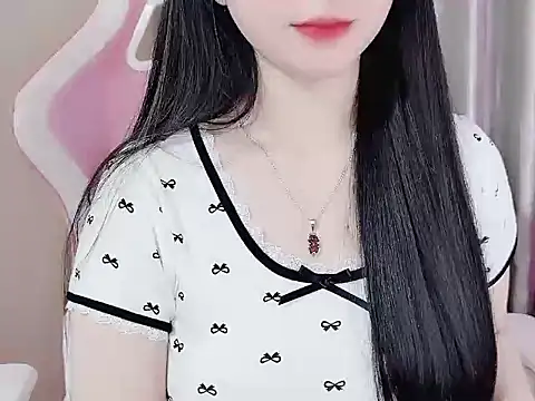 Snapshot of _Lygn__ chatting on 02-20-25, 08:03 Lygn online show from 02-20-25, 08:03