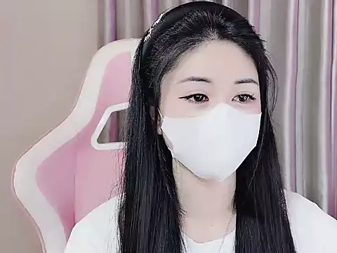 Snapshot of _Lygn__ chatting on 02-21-25, 06:37 Lygn online show from 02-21-25, 06:37