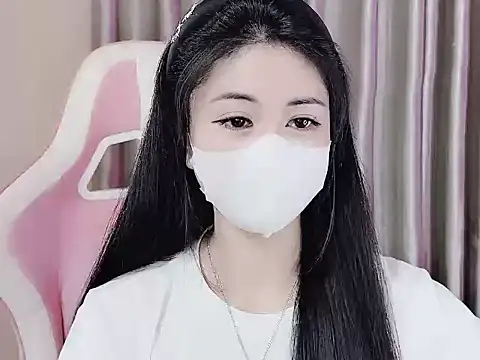 Snapshot of _Lygn__ chatting on 02-21-25, 09:43 Lygn online show from 02-21-25, 09:43