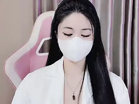 Snapshot of _Lygn__ chatting on 02-22-25, 05:24 Lygn online show from 02-22-25, 05:24