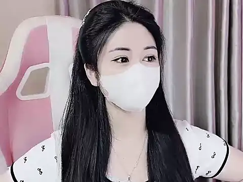 Snapshot of _Lygn__ chatting on 02-24-25, 10:26 Lygn online show from 02-24-25, 10:26