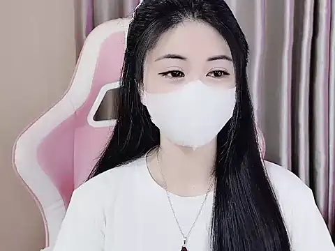 Snapshot of _Lygn__ chatting on 02-25-25, 06:09 Lygn online show from 02-25-25, 06:09