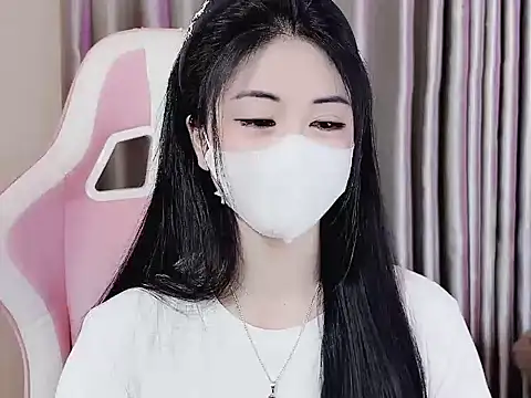 Snapshot of _Lygn__ chatting on 02-25-25, 09:13 Lygn online show from 02-25-25, 09:13