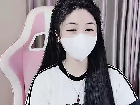 Snapshot of _Lygn__ chatting on 03-20-25, 07:57 Lygn online show from 03-20-25, 07:57