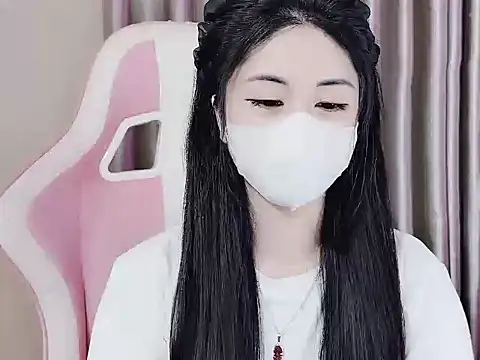 Snapshot of _Lygn__ chatting on 03-21-25, 05:34 Lygn online show from 03-21-25, 05:34