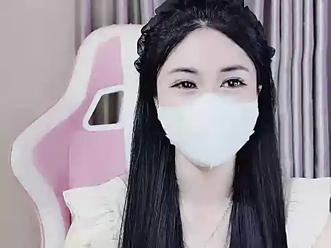 Snapshot of _Lygn__ chatting on 03-22-25, 10:15 Lygn online show from 03-22-25, 10:15