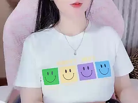 Snapshot of _Lygn__ chatting on 09-09-25, 01:38 Lygn online show from 09-09-25, 01:38