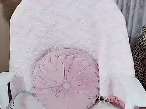 Snapshot of _Lygn__ chatting on 09-13-25, 02:28 Lygn online show from 09-13-25, 02:28