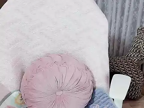 Snapshot of _Lygn__ chatting on 09-15-25, 12:16 Lygn online show from 09-15-25, 12:16