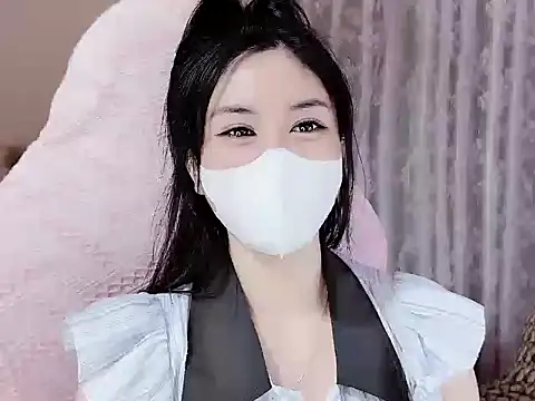 Snapshot of _Lygn__ chatting on 09-16-25, 12:28 Lygn online show from 09-16-25, 12:28