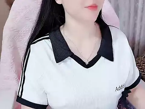 Snapshot of _Lygn__ chatting on 09-20-25, 12:39 Lygn online show from 09-20-25, 12:39