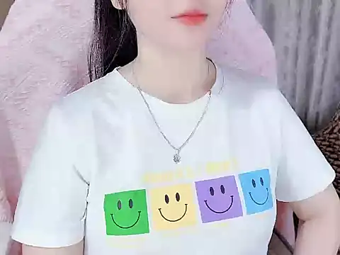 Snapshot of _Lygn__ chatting on 09-21-25, 12:51 Lygn online show from 09-21-25, 12:51