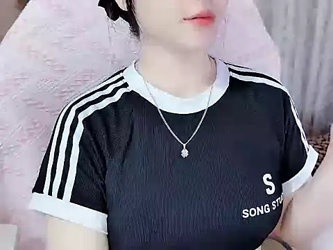 Snapshot of _Lygn__ chatting on 09-26-25, 11:53 Lygn online show from 09-26-25, 11:53