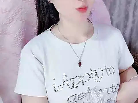 Snapshot of _Lygn__ chatting on 10-26-25, 10:10 Lygn online show from 10-26-25, 10:10