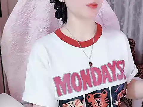 Snapshot of _Lygn__ chatting on 11-09-25, 04:27 Lygn online show from 11-09-25, 04:27