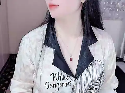 Snapshot of _Lygn__ chatting on 11-24-25, 12:27 Lygn online show from 11-24-25, 12:27